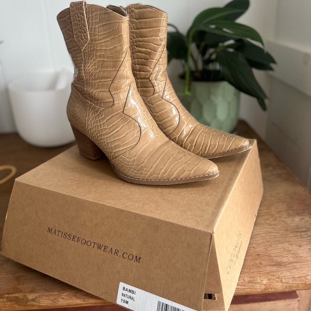 Matisse Bambi Booties - Size 10